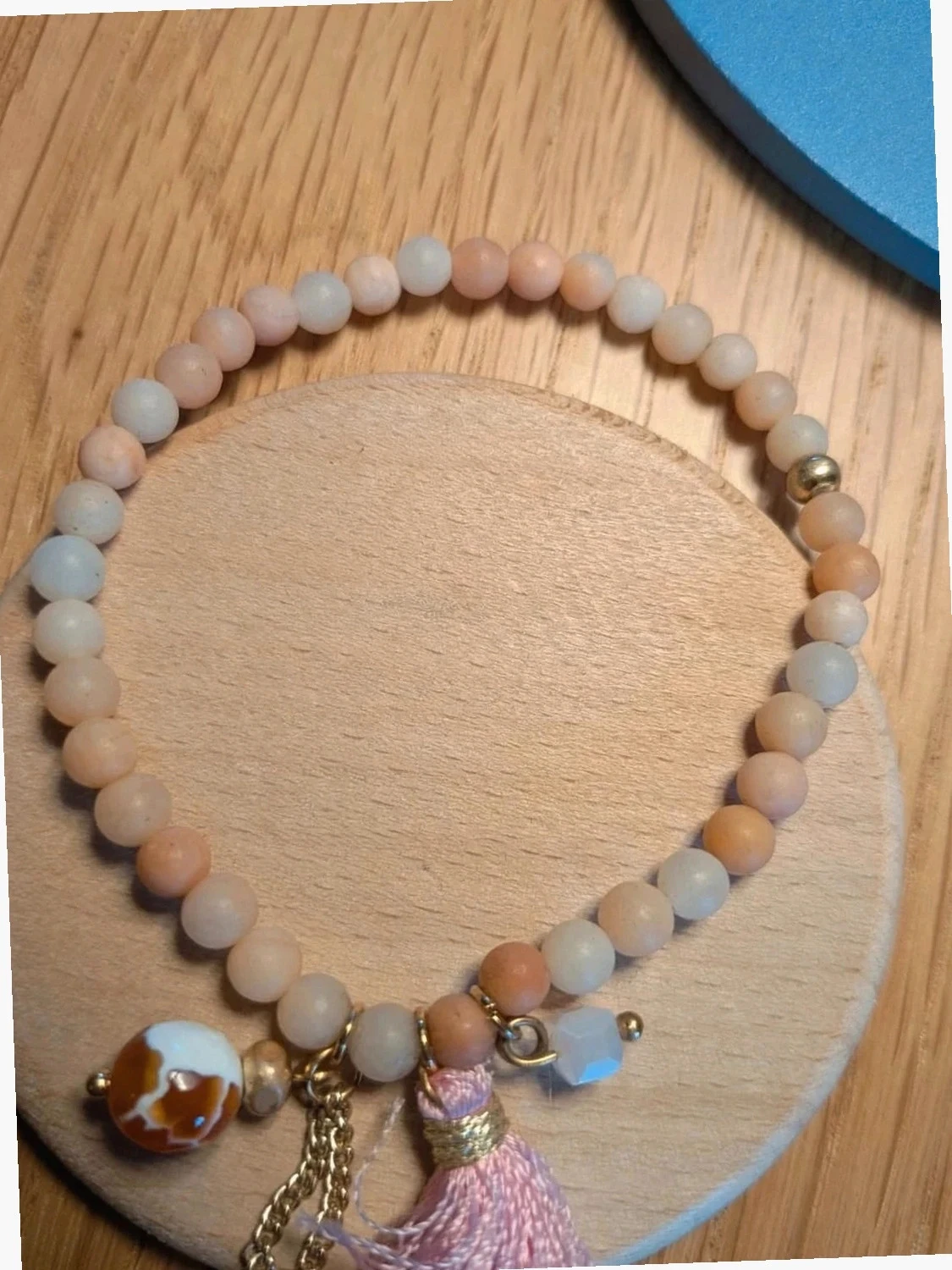 Pulsera y dijes de fantasía multicolores – photo 4